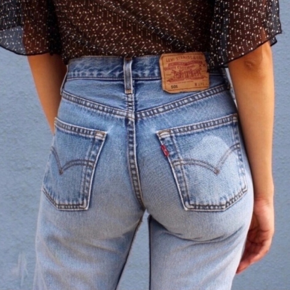 Levi’s 501 Women’s Mom Jeans Distressed Vintage High Waist High Rise Button Fly